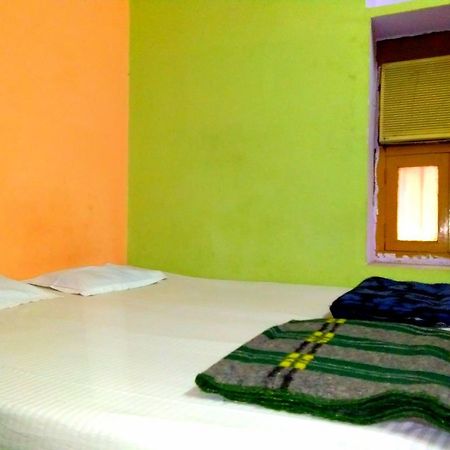 Yogi Lodge Варанаси Экстерьер фото
