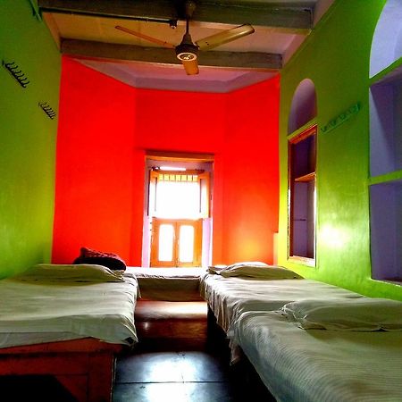 Yogi Lodge Варанаси Экстерьер фото
