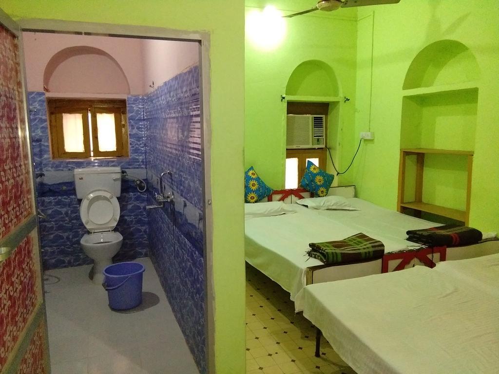 Yogi Lodge Варанаси Экстерьер фото